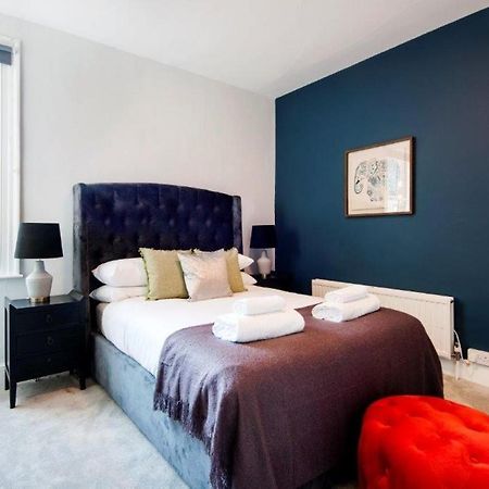Modern Family Home In London Close To Amenities And Train Exteriör bild