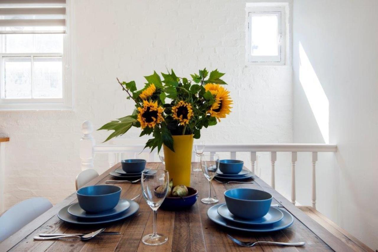 Modern Family Home In London Close To Amenities And Train Exteriör bild